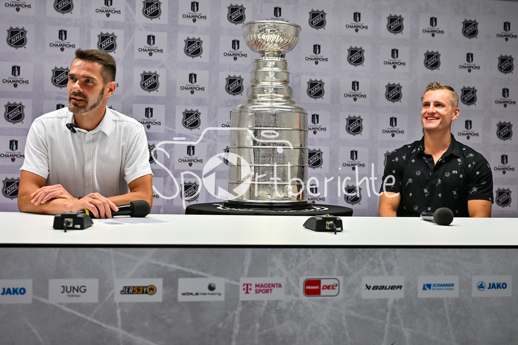 Cup Day | Nico Sturm präsentiert in Augsburg den Stanley Cup, den er bereits zum zweiten mal gewinnen konnte / Hier im Interview mit Alex KUNZ