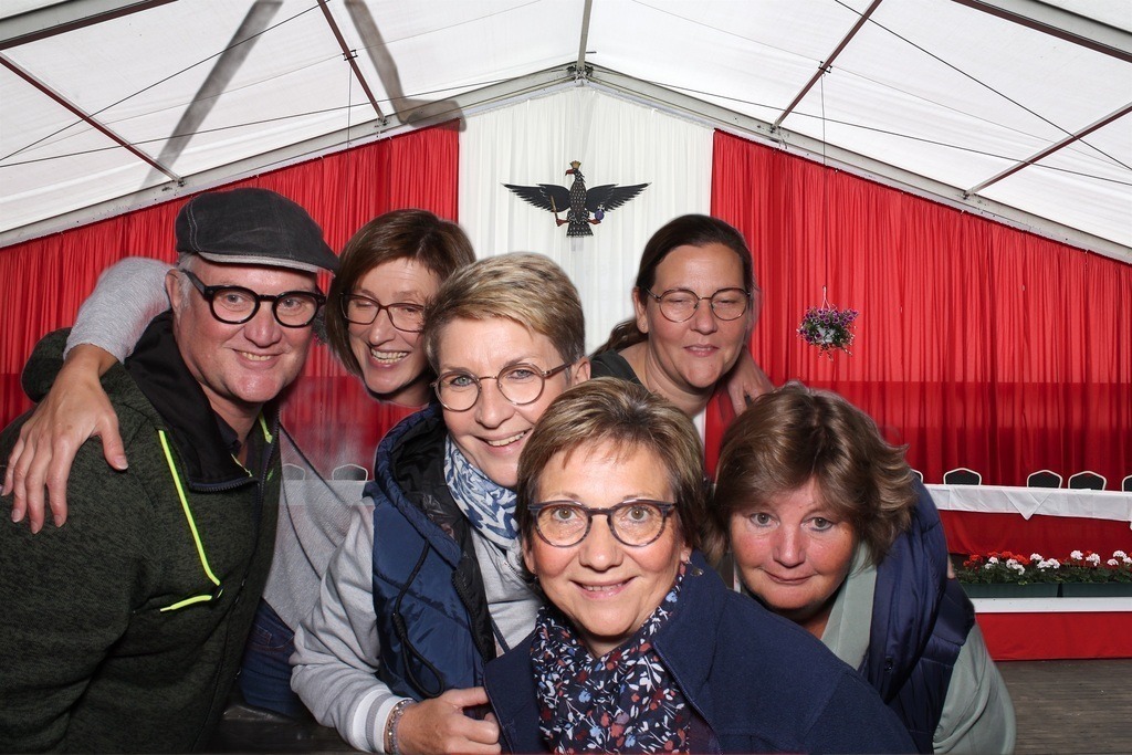 top-top.de 240928-149 | Foto, Video, Fotografie, Videografie, Fotobox, DJ, Discjockey, Musik, Musikbox, Veranstaltung, Photobooth, Amazon, Ebay, Buchtipp, Bestseller, Autor, Verlag, Buch, Wesel, Hamminkeln, NRW, Dinslaken, Rees, Drohne, Hochzeit, Party, Fotobox, Wesel, Fotograf