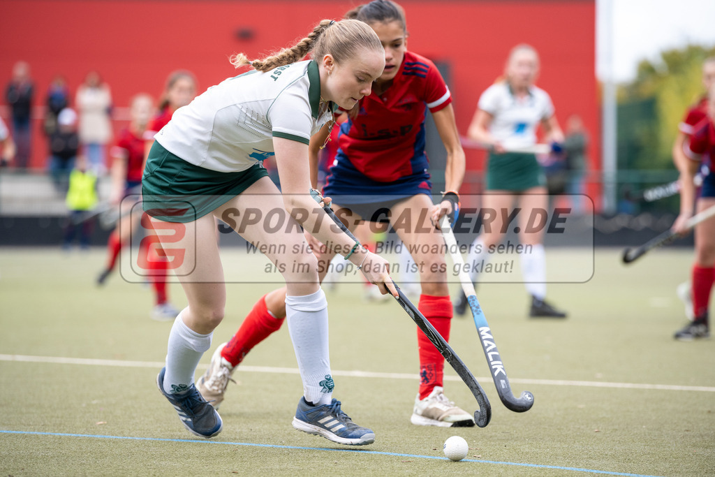 SFE_20231022_0053 | Deutsche Meisterschaft Weibliche U16 Finale Uhlenhorst Mülheim - Düsseldorfer HC am 22.10.2023 in Köln (Düsseldorfer Hockeyclub 1905 e.V.), Photo: Stephan Fehrmann 2023 (Sports-Gallery)