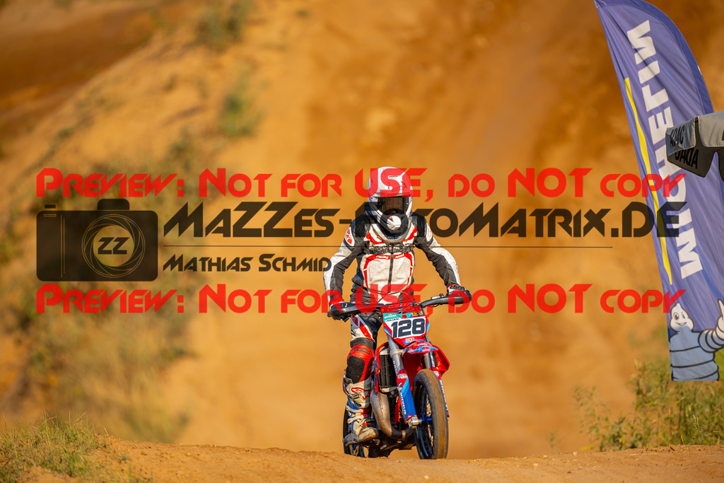 MaZZes-Fotomatrix-20260815-598857 | ROOKIES