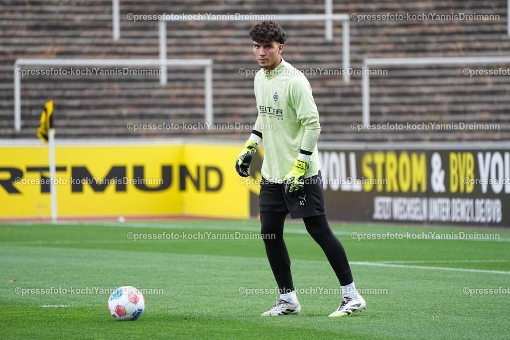 xydrx30082502012 | 30.08.2025, xydrx, Fußball, Regionalliga West, Borussia Dortmund II - Borussia Mönchengladbach II , Saison 2025 2026, Stadion Rote Erde: Tiago Pereira Cardoso (Borussia Mönchengladbach II #42)