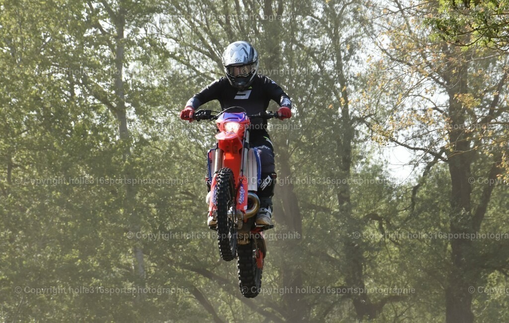 DSC_0124 (2) | Sportfotografie , Motorsport, Motoross, Reitsport, Mointainbike, Enduro,
Landschaft , Outdoor, Eventfotografie, Landschaft, Bilder online bestellen - Realisiert mit Pictrs.com