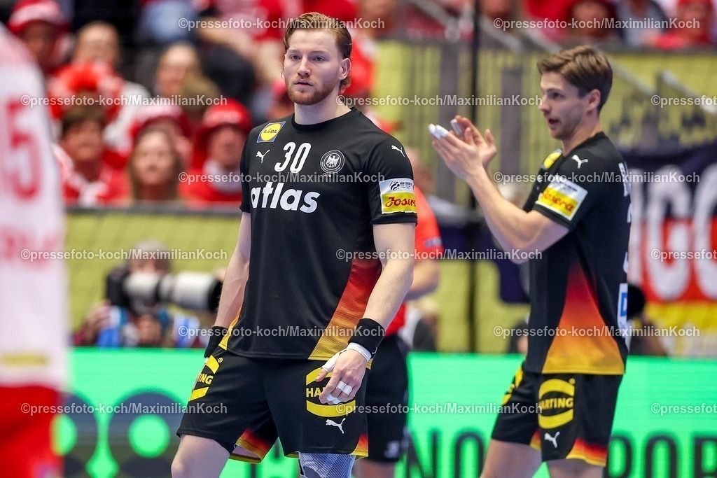 EHF26012603073 | 26.01.2026, Handball, Men's EHF EURO 2026, Deutschland - Dänemark, Jyske Bank Boxen in Herning, Dänemark, Main Round:   Tom Kiesler (Germany #30) neben  Rune Dahmke (Germany #34)