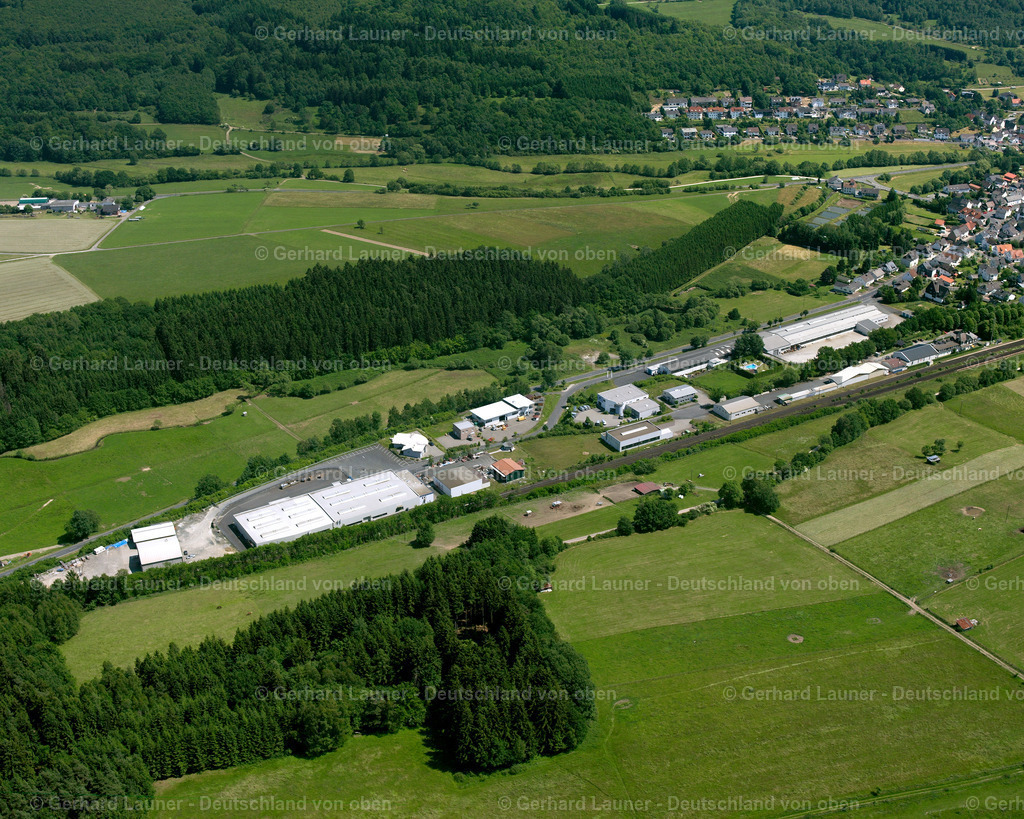 2611188 | RODENBACH 09.06.2006 Industrie- und Gewerbegebiet  in Rodenbach im Bundesland Hessen, Deutschland // Industrial and commercial area  in Rodenbach in the state Hesse, Germany Foto: Gerhard Launer
