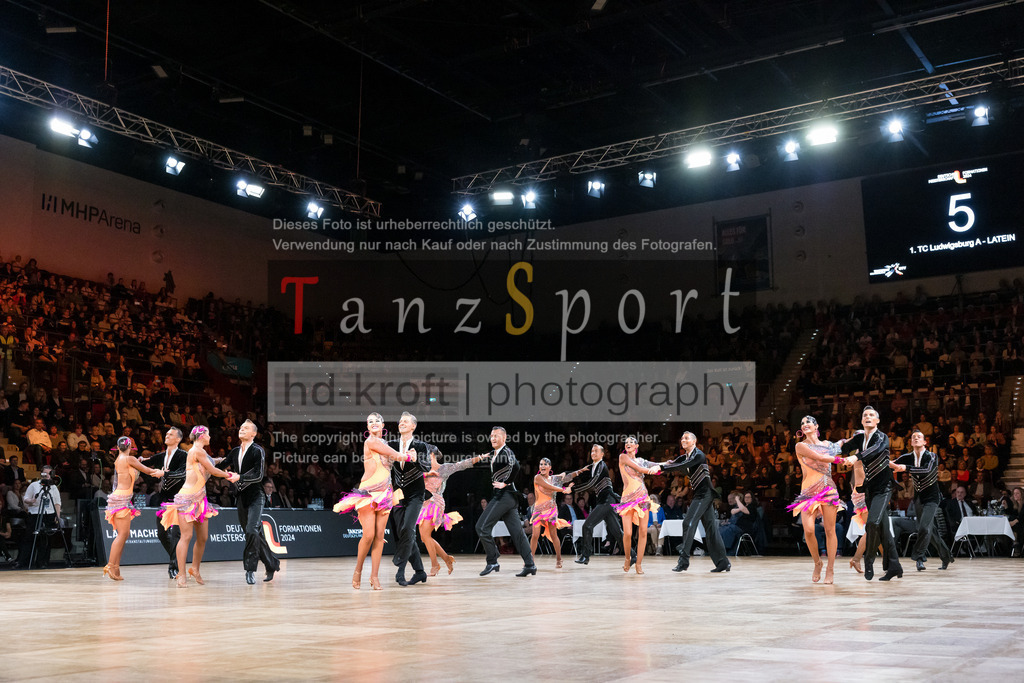 20241109_DM-Formationen_4076 | Tanzsportbilder, Standardtanz, Lateintanz, WDSF, DTV, LTVB, dancecomp, goc, hessen tanzt, blaues band der spree, walzer, tango, wiener walzer, slowfox, quickstepp, samba, rumba, cha-cha-cha, paso doble. jive, hd-kroft photography, turniertanzsport