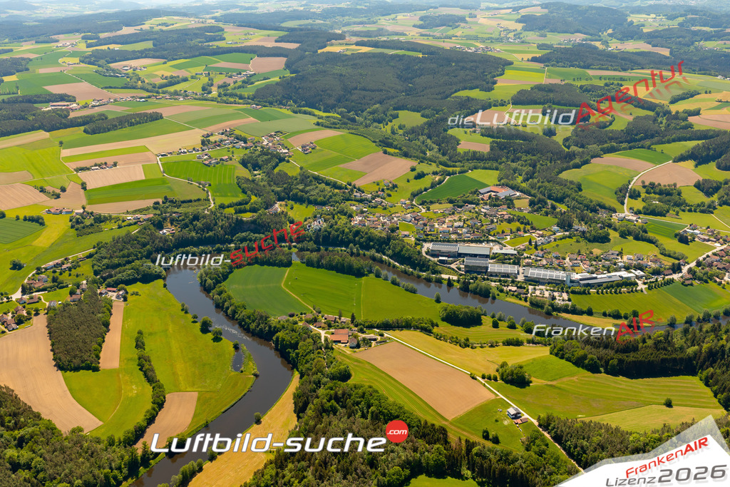 Das Luftbild zeigt : Regenpeilstein Roding - Die Luftaufnahme wurde 2024 vom UL-Flugzeug aus erstellt ( keine Drohne ) - Hochauflösende Luftaufnahme - Für grossformatige Ausdrucke geeignet. Die Geschenkidee !Mit Lizenz und Bildrechte bestellbar
