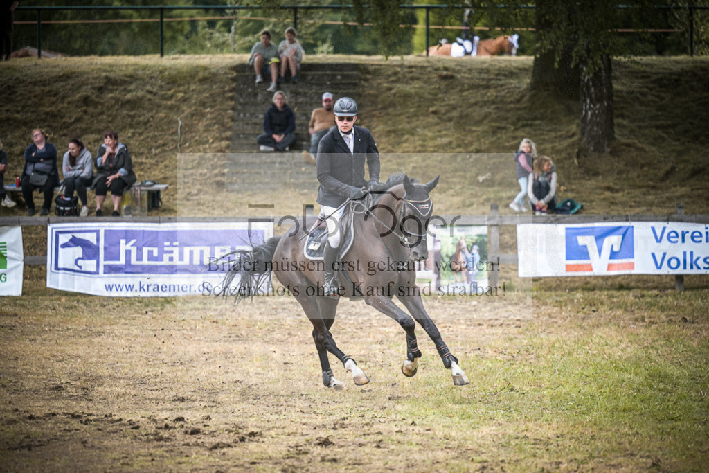 DOS_0500 | Entdecke hochwertige Reitturnierfotos von Foto Oger. Professionell, emotional und authentisch – jetzt Lieblingsmomente im Shop bestellen.Deutschlandweite Turnierfotografie. - Realisiert mit Pictrs.com