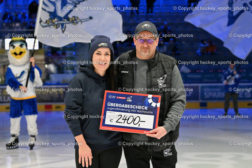 EC IDM WÄRMEPUMPEN VSV vs. Olimpija Ljubljana | Sabine Huber KEHV Damen, Spenden Übergabe, EC IDM WÄRMEPUMPEN VSV vs. Olimpija Ljubljana, EC IDM WÄRMEPUMPEN VSV vs. Olimpija Ljubljana am 01.02.2026 in Villach (Stadthalle Villach), Austria, (Photo by Bernd Stefan)