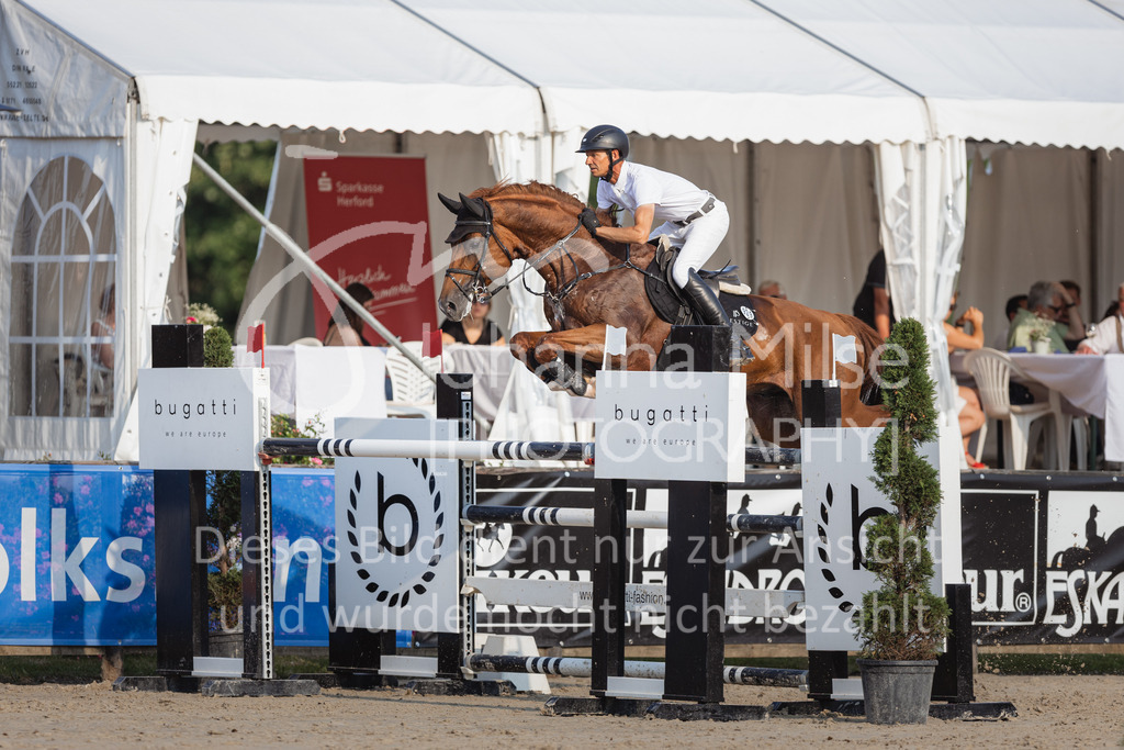 230624_PfSpTa_GroßerPreis-253 | Deine schönsten Turniermomente als professionelle Fotos! Entdecke hochwertige Pferdesport-Fotografie im Online-Shop. Jetzt Fotos finden & bestellen!
