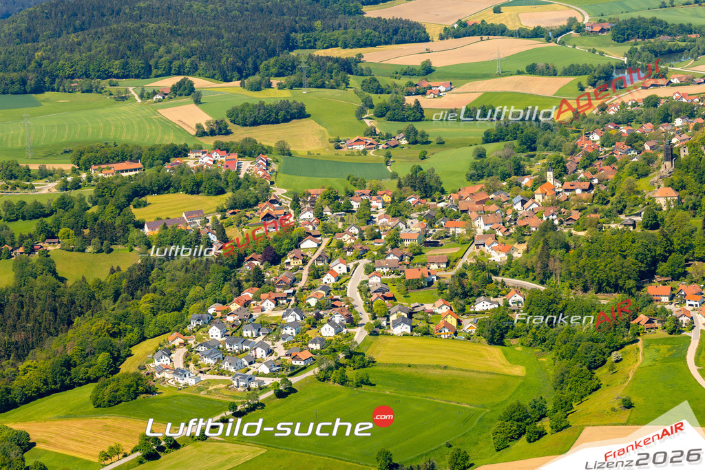 Das Luftbild zeigt : Schwaig Brennberg - Die Luftaufnahme wurde 2024 vom UL-Flugzeug aus erstellt ( keine Drohne ) - Hochauflösende Luftaufnahme - Für grossformatige Ausdrucke geeignet. Die Geschenkidee !Mit Lizenz und Bildrechte bestellbar