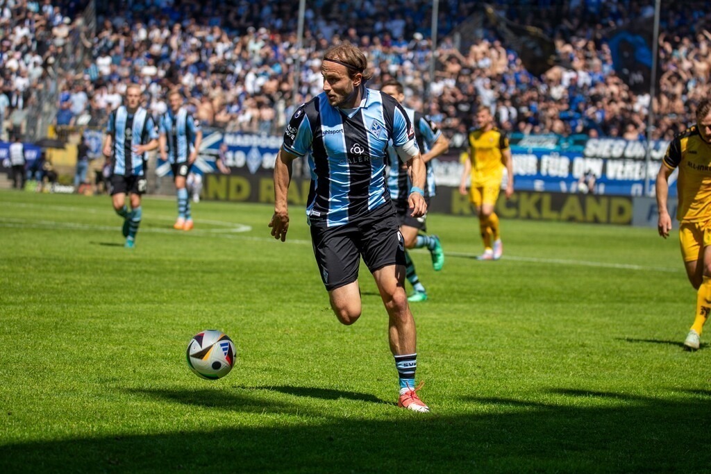 Fußball 3. Liga, Saison 2024/25, 37. Spieltag: Waldhof Mannheim gegen Dynamo Dresden***Bild: Felix Lohkemper (9, Mannheim) | Fußball 3. Liga, Saison 2024/25, 37. Spieltag: Waldhof Mannheim gegen Dynamo Dresden***Bild: Felix Lohkemper (9, Mannheim) - Realisiert mit Pictrs.com