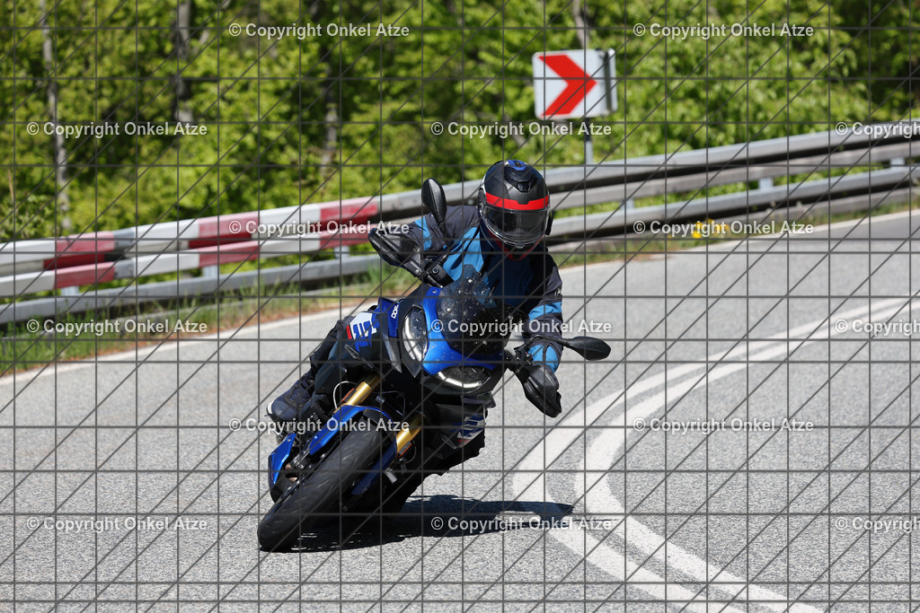 IMG_9720 | Fotograf am Kyffhäuser. Onkel Atze. Kyffhäuser Rennstrecke. Café36. Motorsportfotografie. - Realisiert mit Pictrs.com