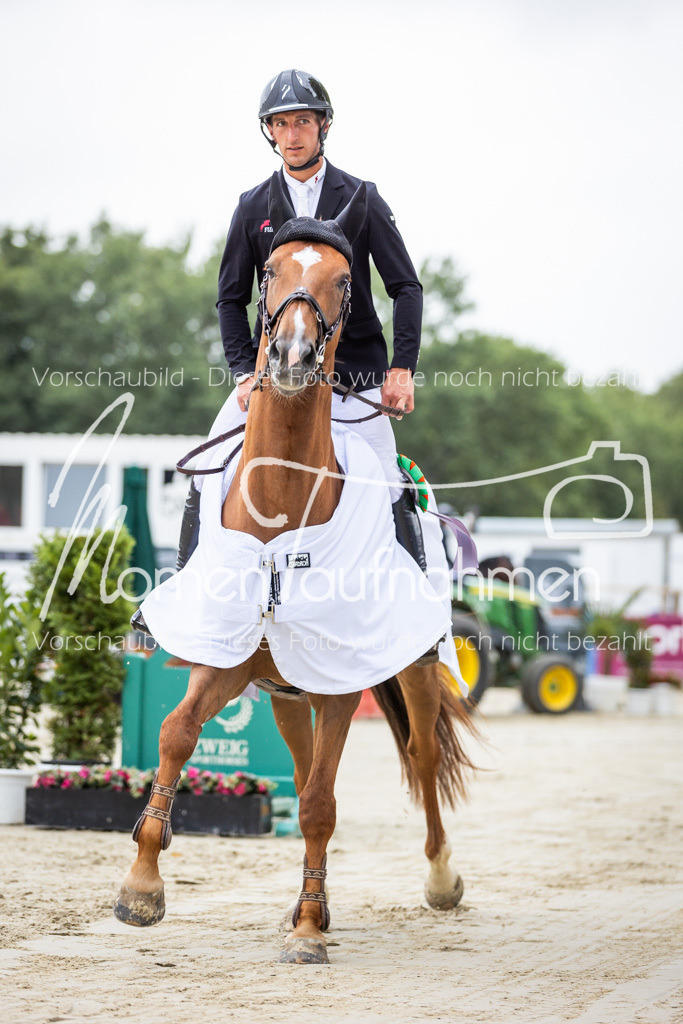 BHO-2PhSpr-M-384 | MomenTaufnahmen Pferdesportfotos