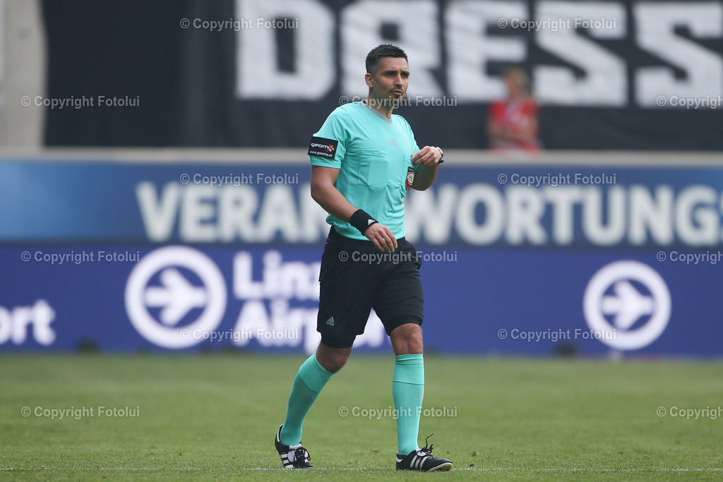 A_LUI_20230423_0043 | SPORT FUSSBALL ADMIRAL BUNDESLIGA 2022/23 LASK VS SC RAPID

IM BILD: Alan Kijas (Schiedsrichter)
FOTO:FOTOLUI/UW