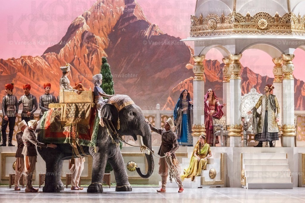  Ballett "La Bayadère" (Fotoprobe) in der Staatsoper unter den Linden | Berlin, 02.11.2018: Fotoprobe des Balletts "La Bayadere" in der Staatsoper Unter Den Linden.  - Realisiert mit Pictrs.com