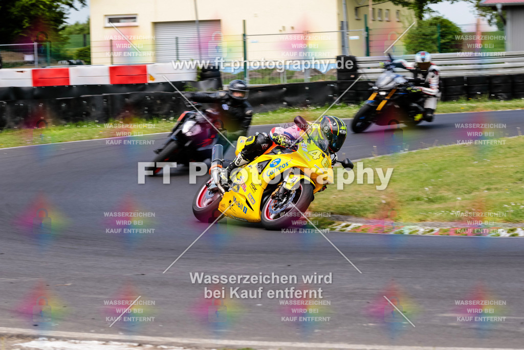 MotoTeamVBK-20735 | Hier findet Ihr Bilder von Touristenfahrten auf der Nürburgring Nordschleife oder von anderen Veranstaltungen die ich besucht habe. Viel Spass beim Durch Schauen 