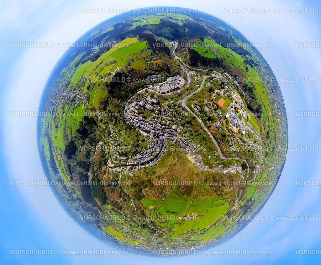 Monschau240590149Stadtmitte_Rurtal | Luftbild, Ortsansicht Stadtmitte von Monschau, Erlebnismuseum Lernort Natur, Burgring, Fluss Rur, Erdkugel, Fisheye Aufnahme, Fischaugen Aufnahme, 360 Grad Aufnahme, tiny world, little planet, fisheye Bild, Monschau, Nordrhein-Westfalen, Deutschland