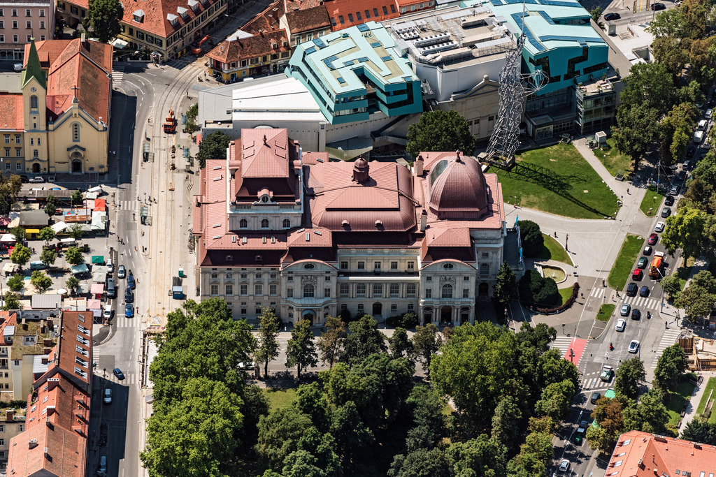 dr__0012222.jpg | GRAZ 20.07.2018 Opernhaus und Schauspielhaus Graz in Graz in Steiermark, Österreich. // Opera house Graz in Graz in Steiermark, Austria. Foto: Daniel Reiter