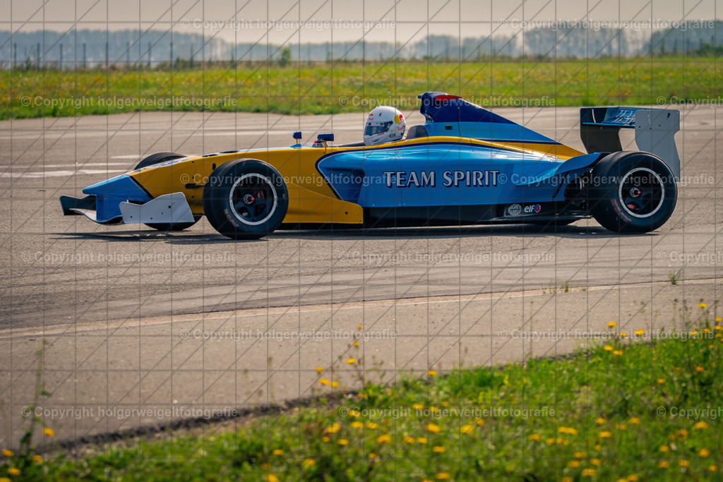 Tatuus Formel Renault V6 | Foto vom 3. Classic Motor Weekend 18. - 20. August 2023 auf dem Flugplatz in Obermehler - Realisiert mit Pictrs.com