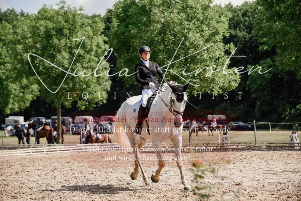 DSC_0389 | Pferde- und Turnierfotografie in Westsachsen. Pferdeportraits, Auftragszeichnungen und intuitive Kunst.