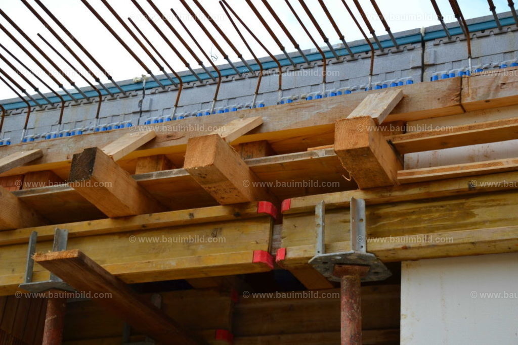 bib-lg04-betonarbeiten-0294 | Nach LV-Leistungsgruppen sortierte Detailfotos über den Bau eines Hauses. Alle Hausbau-Bilder direkt vom Urheber und Autor der Website Haus-Selber-Bauen.com