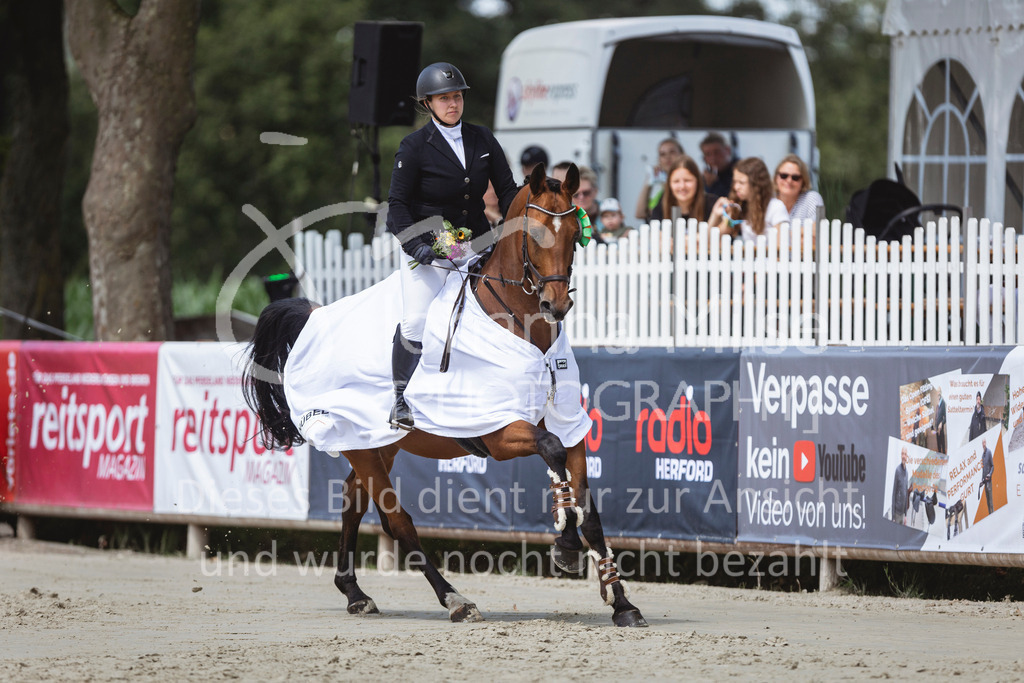 240711_BHO_L-Stil-1-498 | Deine schönsten Turniermomente als professionelle Fotos! Entdecke hochwertige Pferdesport-Fotografie im Online-Shop. Jetzt Fotos finden & bestellen!