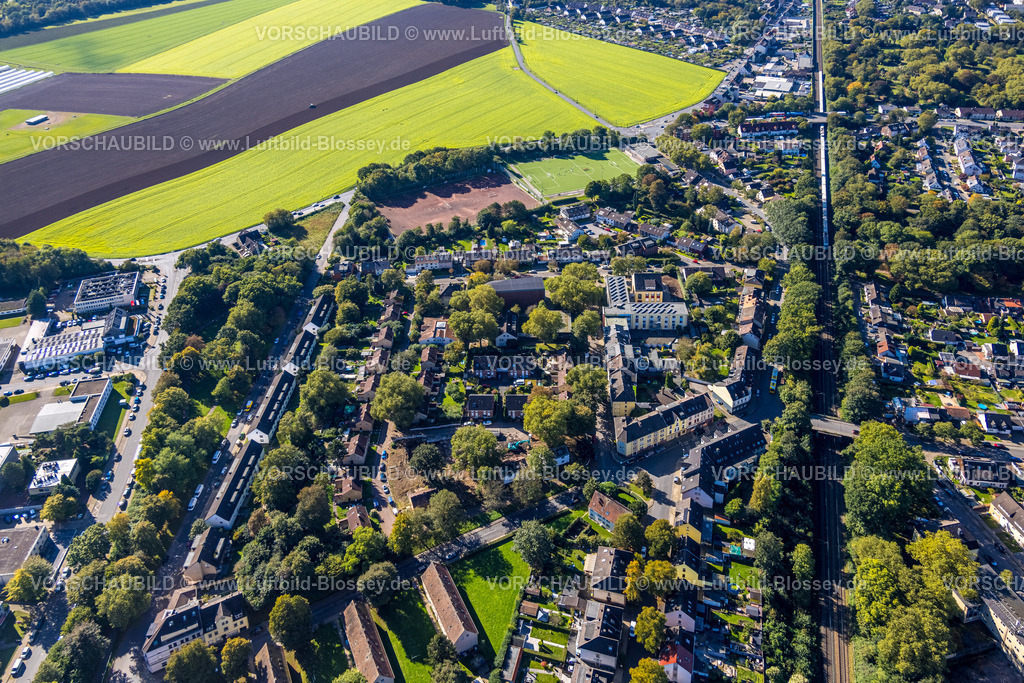 Essen241000656 | Luftbild, Wohnsiedlung Quartier Litterode, Rudolfstraße zwischen Sulzbachtal und Wendelinstraße, ehemalige St. Joseph Kirche Korumhöhe, Grundschule, Leithe, Essen, Ruhrgebiet, Nordrhein-Westfalen, Deutschland