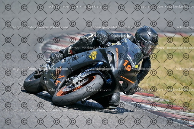 25bt04-0958 | markuskiefer.com - Realisiert mit Pictrs.com
