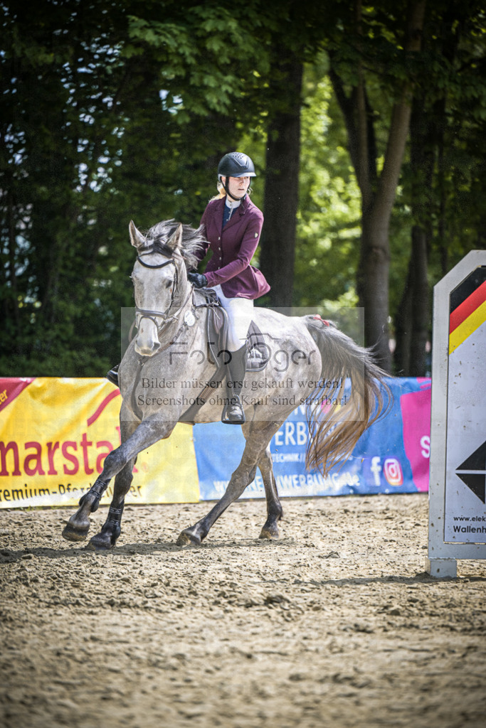 DOS_0468 | Entdecke hochwertige Reitturnierfotos von Foto Oger. Professionell, emotional und authentisch – jetzt Lieblingsmomente im Shop bestellen.Deutschlandweite Turnierfotografie. - Realisiert mit Pictrs.com