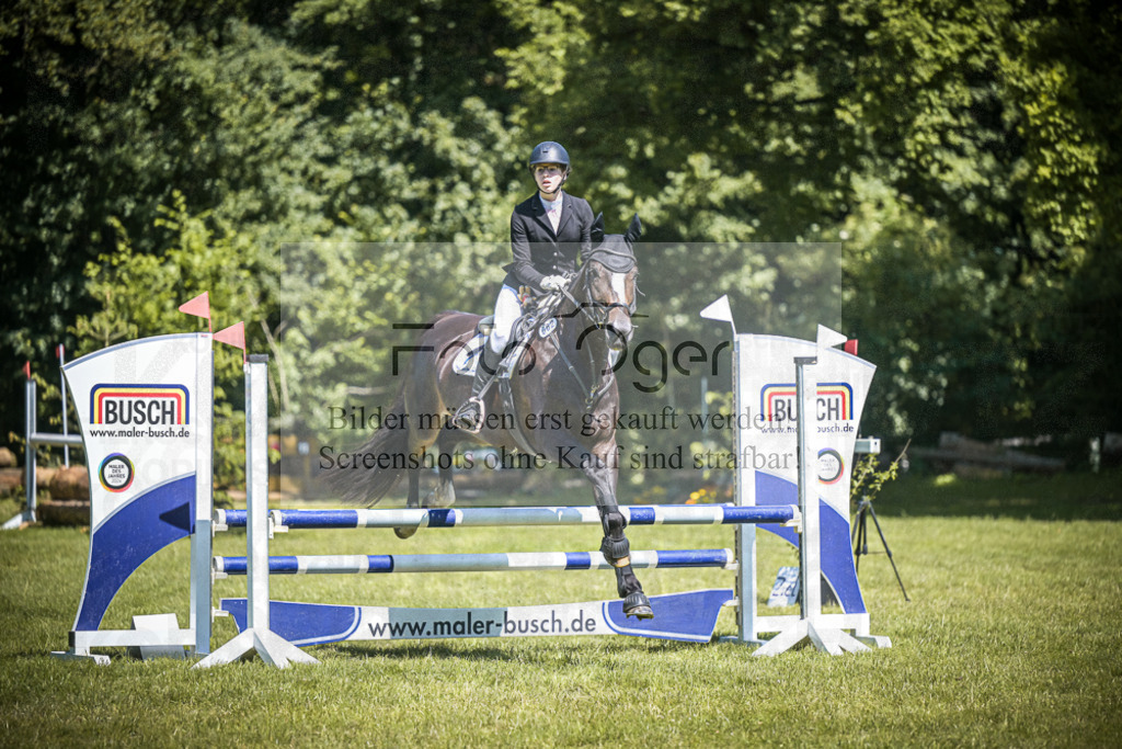 DOS_3312 | Entdecke hochwertige Reitturnierfotos von Foto Oger. Professionell, emotional und authentisch – jetzt Lieblingsmomente im Shop bestellen.Deutschlandweite Turnierfotografie. - Realisiert mit Pictrs.com