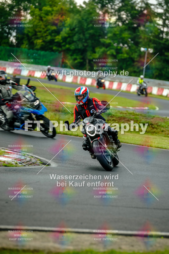 VBK-4086 | Hier findet Ihr Bilder von Touristenfahrten auf der Nürburgring Nordschleife oder von anderen Veranstaltungen die ich besucht habe. Viel Spass beim Durch Schauen 