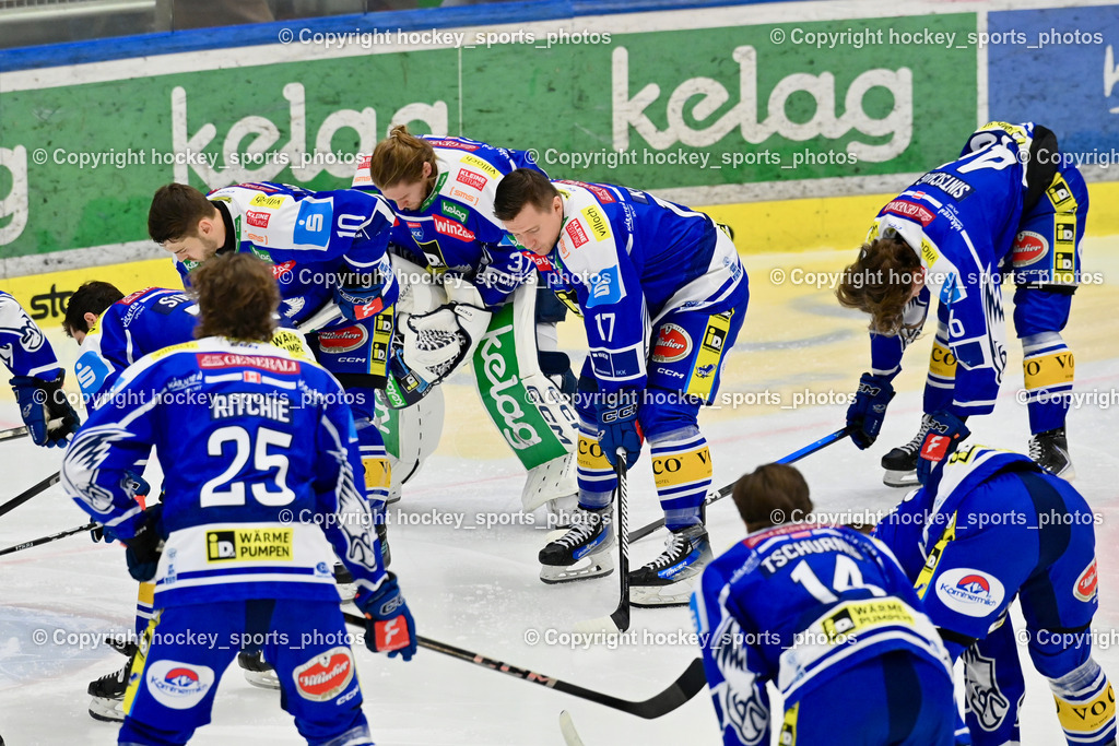 EC IDM WÄRMEPUMPEN VSV vs. HCB Südtirol Alperia | EC VSV Mannschaft, #25 Brett Ritchie EC VSV, #17 Arturs Kulda EC VSV, #37 René Swette EC VSV, EC IDM WÄRMEPUMPEN VSV vs. HCB Südtirol Alperia, EC IDM WÄRMEPUMPEN VSV vs. HCB Südtirol Alperia am 28.12.2025 in Villach (Stadthalle Villach), Austria, (Photo by Bernd Stefan)