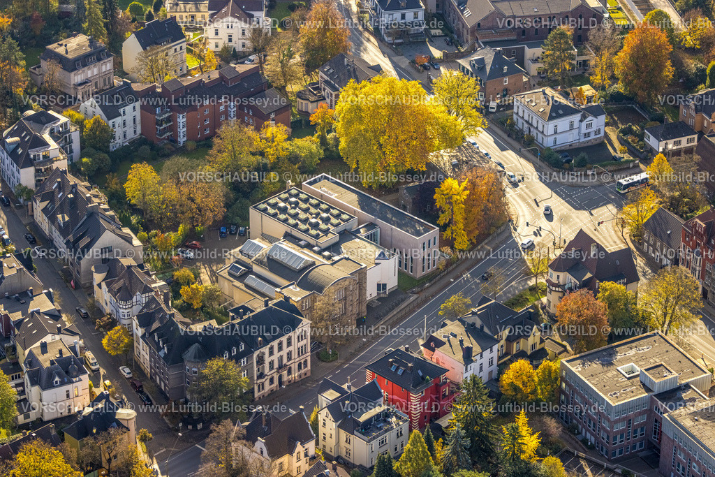 Witten231101157 | Luftbild, Märkisches Museum Witten und Stadtbibliothek, herbstliche Laubbäume Husemannstraße Ecke Ruhrstraße, Witten, Ruhrgebiet, Nordrhein-Westfalen, Deutschland