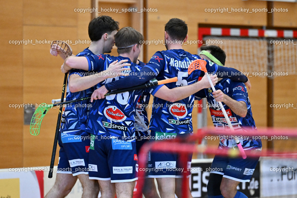 VSV Unihockey  vs. FBK Loka  | Jubel VSV Unihockey Mannschaft, #20 David Gredler VSV Unihockey, #66 Jakob Rainer VSV Unihockey, #29 Anze Brajic VSV Unihockey, #5 Michael Kanduth VSV Unihockey, VSV Unihockey  vs. FBK Loka , VSV Unihockey  vs. FBK Loka  am 25.01.2026 in Villach (Ballspielhalle St. Martin), Austria, (Photo by Bernd Stefan)