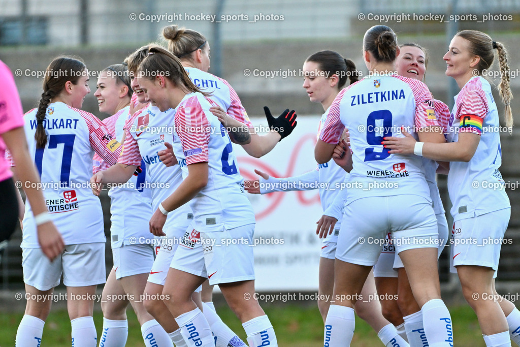 Liwodruck Carinthians Hornets vs. FK Austria Wien Frauen 19.11.2023 | Jubel FK Austria Wien Frauen Mannschaft, #17 Alexandra Wölkart,  #9 Alisa Ziletkina, #11 Verena Volkmer