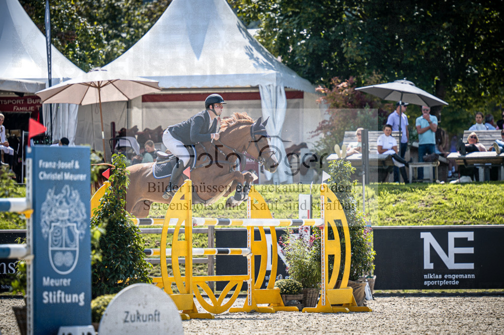 DOS_7032 | Entdecke hochwertige Reitturnierfotos von Foto Oger. Professionell, emotional und authentisch – jetzt Lieblingsmomente im Shop bestellen.Deutschlandweite Turnierfotografie. - Realisiert mit Pictrs.com