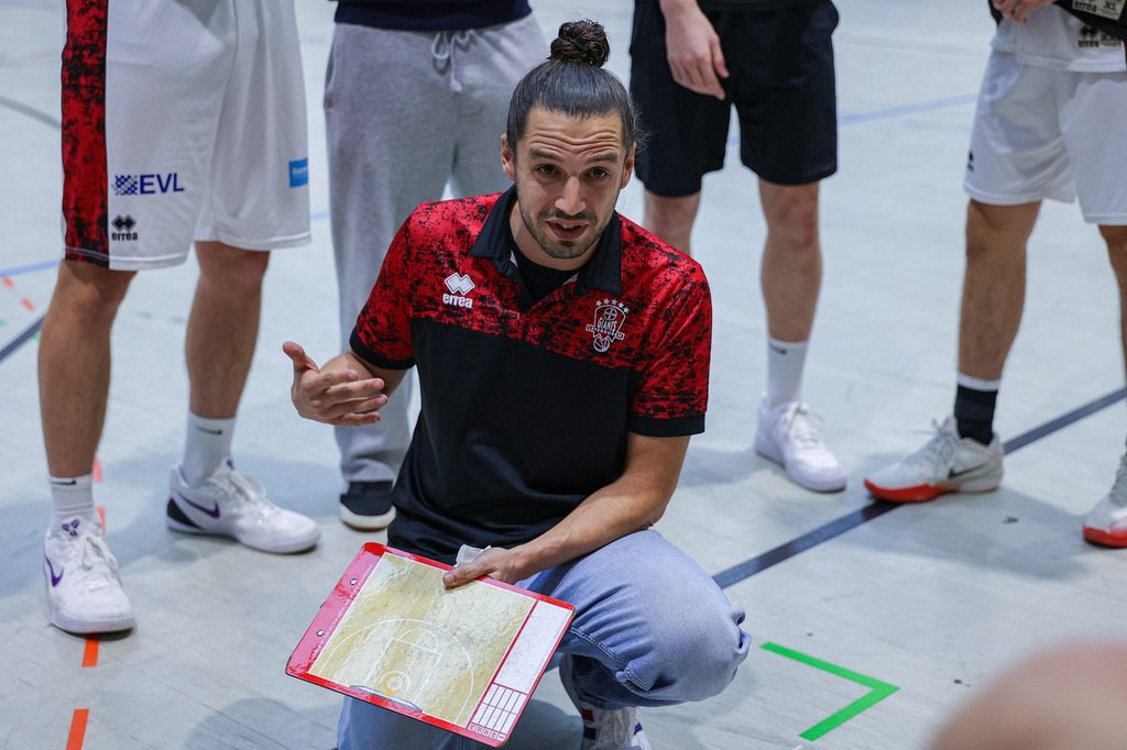 Regio Test BAYER GIANTS vs EN Baskets Schwelm-5 | Fotos von Basketballspielen aus dem Raum NRW fotografiert von Gero Mueller-Laschet und Daniel Schaefer - Realisiert mit Pictrs.com