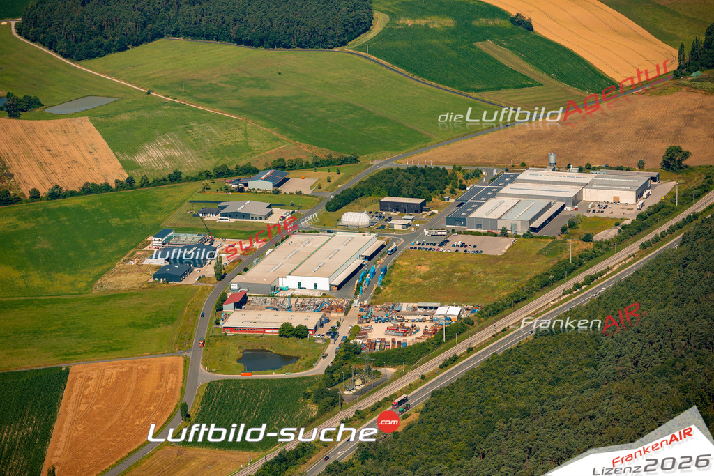 Das Luftbild zeigt : Riedelhof Emskirchen - Die Luftaufnahme wurde 2024 vom UL-Flugzeug aus erstellt ( keine Drohne ) - Hochauflösende Luftaufnahme - Für grossformatige Ausdrucke geeignet. Die Geschenkidee !Mit Lizenz und Bildrechte bestellbar