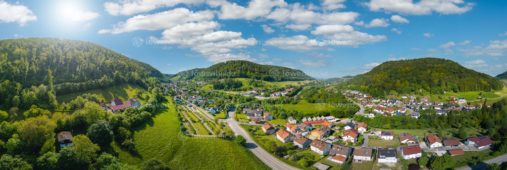 Lauterstein Stadteil Weißenstein im Sommer | löwenblicke | shop