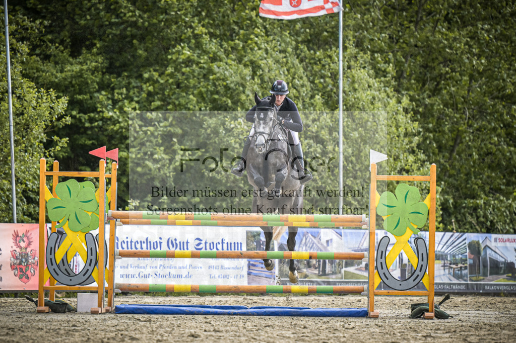 DOS_9862 | Entdecke hochwertige Reitturnierfotos von Foto Oger. Professionell, emotional und authentisch – jetzt Lieblingsmomente im Shop bestellen.Deutschlandweite Turnierfotografie. - Realisiert mit Pictrs.com