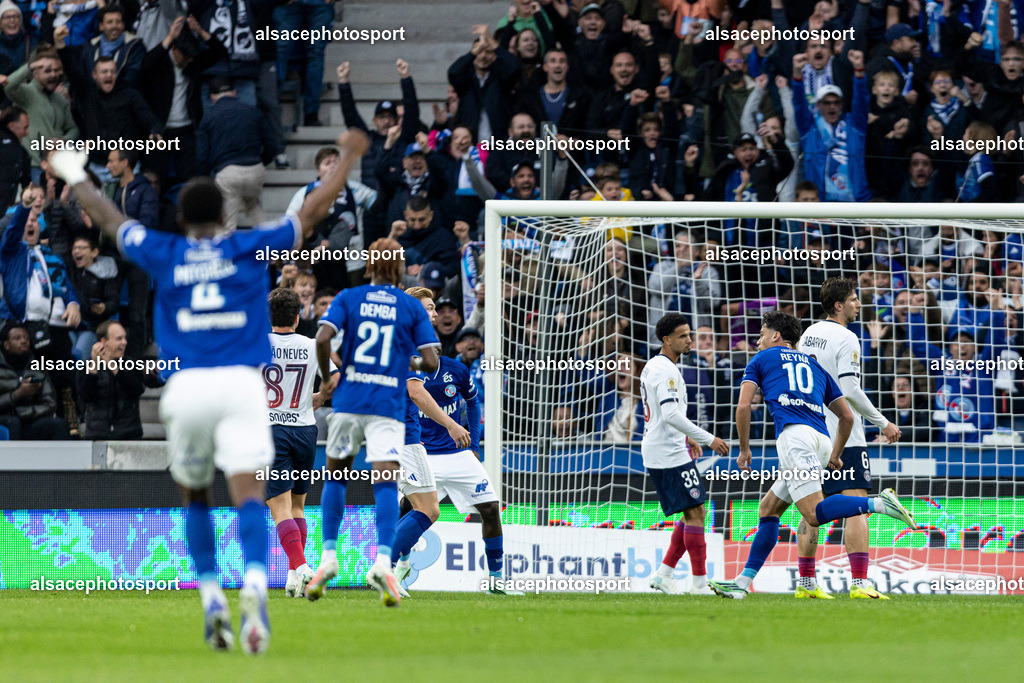 9L6A0022 | Joie des joueurs de l'equipe de Racing de Strasbourg (RCSA)  apres le but deGiovanni Alejandro Reyna #10 (RCSA) - Realisiert mit Pictrs.com