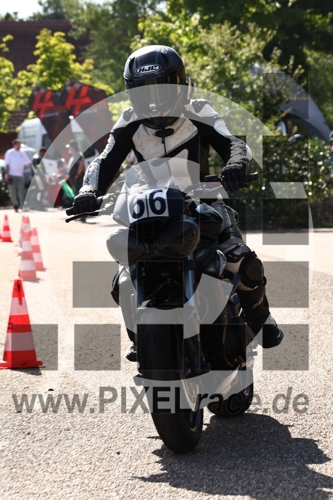 0066-20250723_00419 | Schöne Erinnerungen an spannende Momente - das festzuhalten ist unser Job. PIXELrace.de ist seit 2003 auf den Rennstrecken Europas unterwegs um die Action draußen beim Fahren und die wunderbare Stimmung imm Fahrerlager für euch einzufangen.