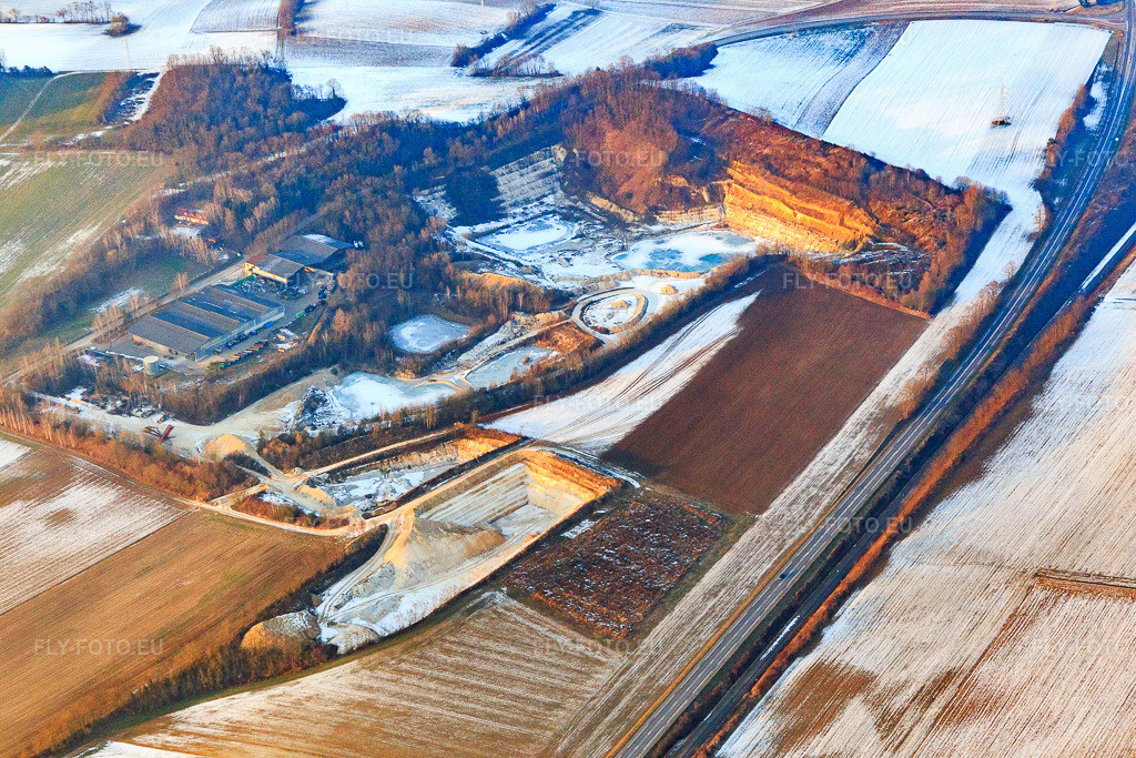 Vue aérienne: Eska - Derichebourg Environnement en hiver avec de la neige à Riedseltz dans le département Bas Rhin, France – .Photo: IMG_096374.jpg prise le 21/01/2017 par Werner Riehm/FLY-FOTO.eu – Résolution de l'original: 5472 x 3648 px