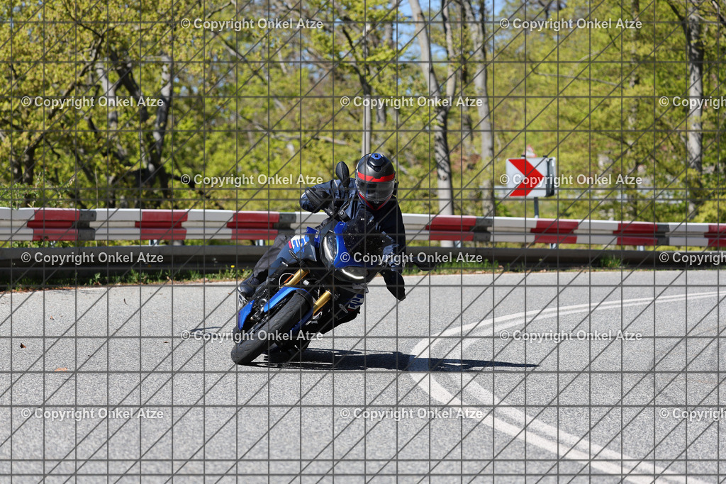 IMG_7773 | Fotograf am Kyffhäuser. Onkel Atze. Kyffhäuser Rennstrecke. Café36. Motorsportfotografie. - Realisiert mit Pictrs.com