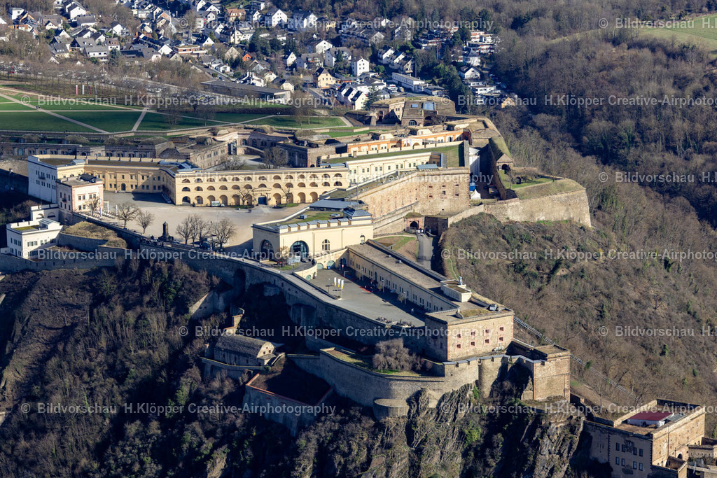 Luftbilder Koblenz-9970 | Luftbildfotografie Burganlage der " Festung Ehrenbreitstein " am Ufer des Rheins in Koblenz im Bundesland Rheinland-Pfalz, Deutschland. - Realized with Pictrs.com