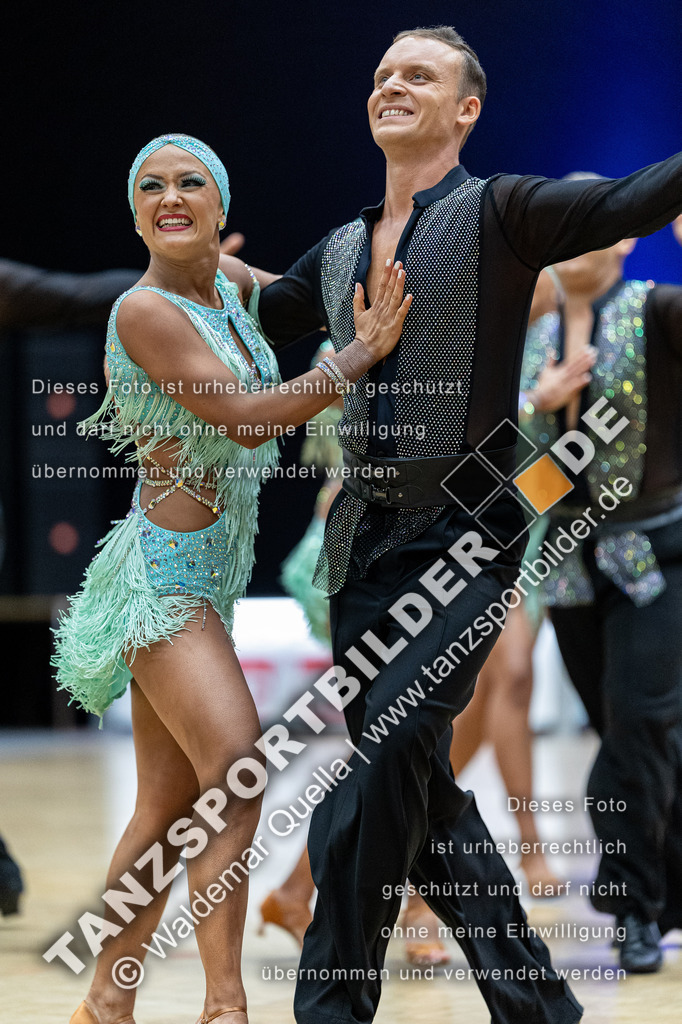 20240113-11217 | Hier finden Sie Tanz Bilder vom Latein und Standard Formationen tanzen. Sportbilder vom Tanzsport. Schöne Fotos und von Weltmeisterschaft, Europameisterschaft, Bundesliga, Regionalliga, Oberliga und Landesliga sowie von GOC Stuttgart, DanceComp, WM Bremen