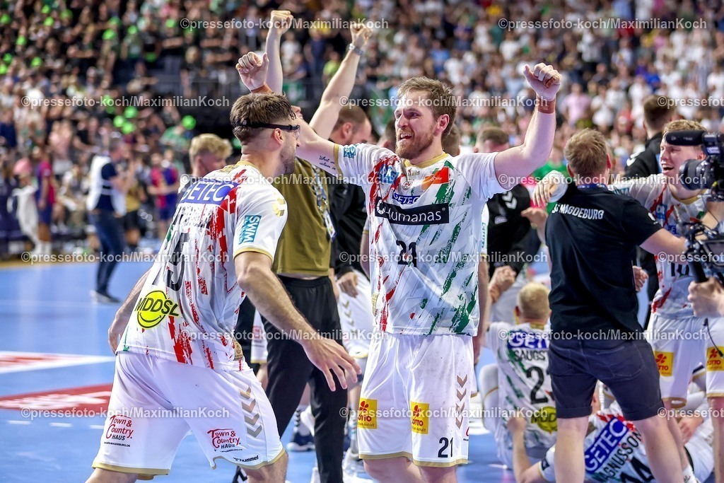 KoeEHF14062502098 | 14.06.2025, Handball, Halbfinale TruckScout24 EHF FINAL4, LANXESS arena Köln, FC Barcelona - SC Magdeburg: Abschlussjubel der Magdeburger nach dem SIeg und dem Einzug ins Finale. Antonio Serradilla Cuenca (Magdeburg #15) Albin Lagergren (Magdeburg #21) 
