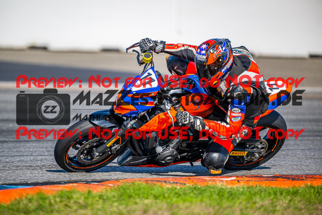 MaZZes_FotoMatrix_220923_2257 | TWIN CUP