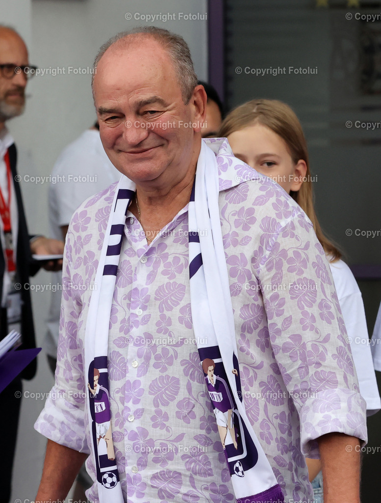 A_LUI_100825_08 | SPORT,FUSSBALL,ADMIRAL BUNDESLIGA FK AUSTRIA WIEN-RZ PELLETS WAC 10.08.2025 IM BILD:GEBURTSTAGSKIND HERBERT PROHASKA ( AUSTRIA WIEN) UND (WAC) FOTO:FOTOLUI/MW  