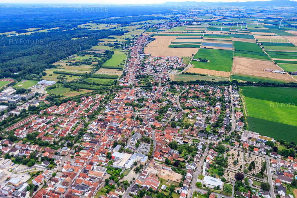 Luftbild: Saarstraße nach W in Kandel im Bundesland Rheinland-Pfalz in Deutschland. Foto: IMG_092191.jpg vom 16.07.2016 durch Werner Riehm/FLY-FOTO.de